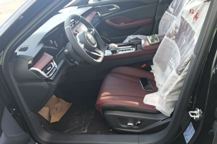 Used Hongqi H5 2025 Model 2.0T Automatic Xuan Ying 2 Million Units Commemorative Edition Left Front Seat