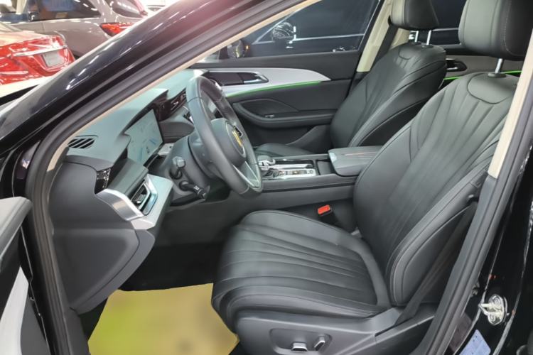 Used Hongqi H5 2025 2.0T Automatic Flag Edition – 500 000 Units Commemorative Version Left Front Seat