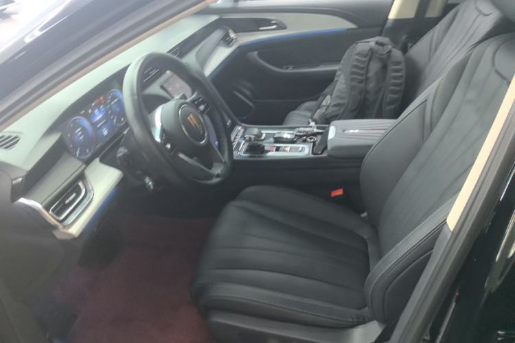 Used Hongqi H5 2025 2.0T Automatic Flag Edition – 500 000 Units Commemorative Version Left Front Seat