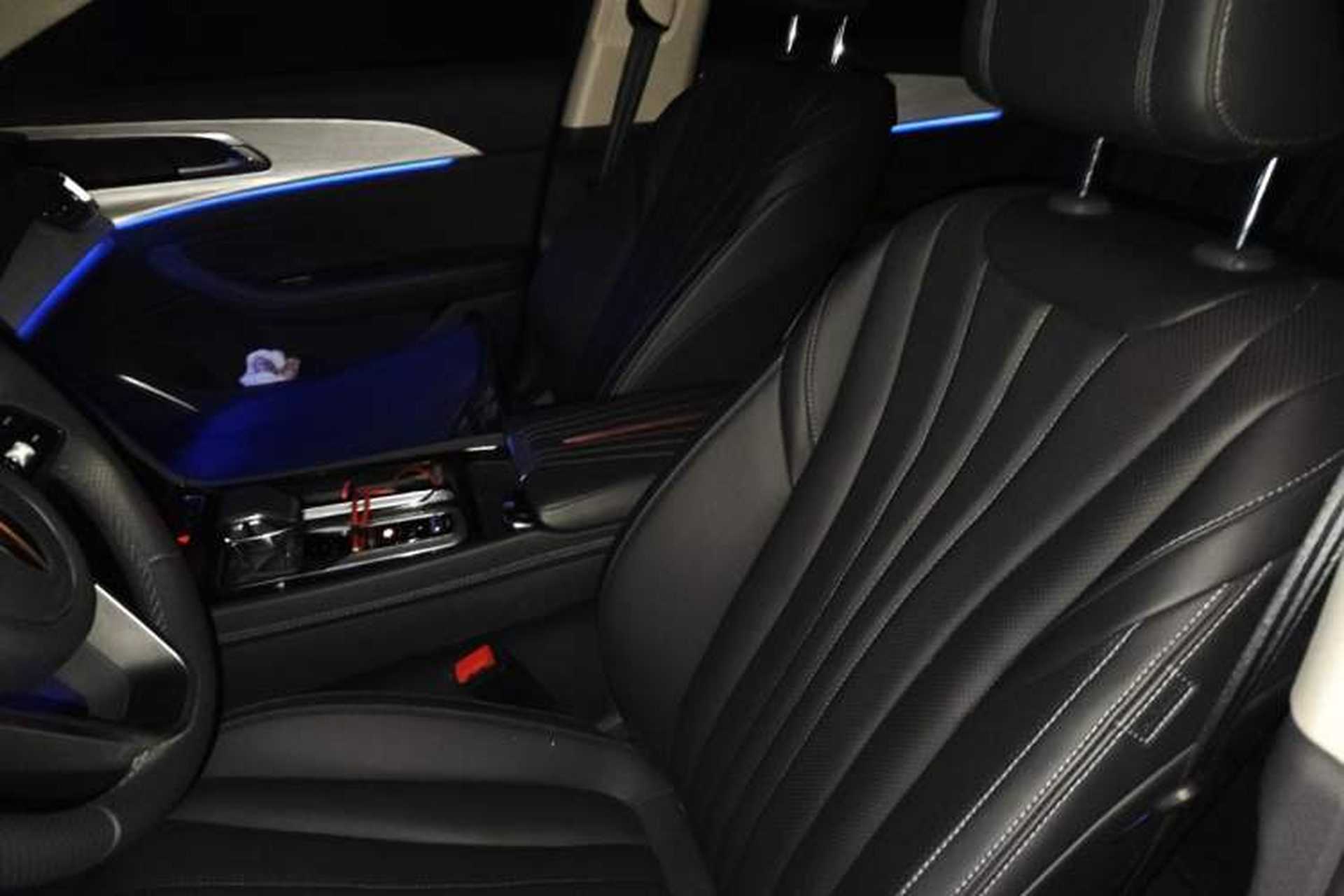 Used Hongqi H5 2025 2.0T Automatic Flag Edition – 500 000 Units Commemorative Version Left Front Seat