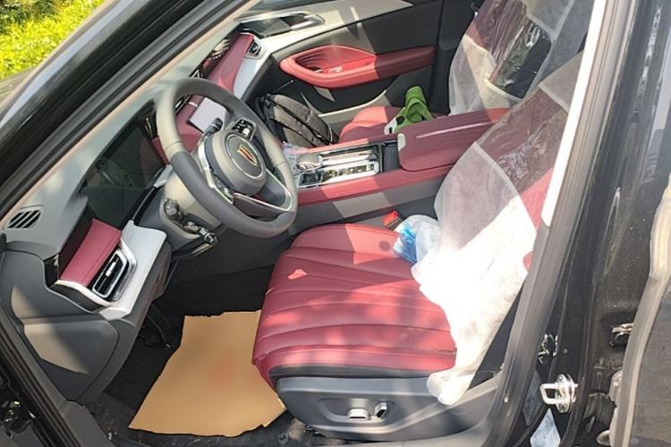 Used Hongqi H5 2025 2.0T Automatic Flag Edition – 500 000 Units Commemorative Version Left Front Seat