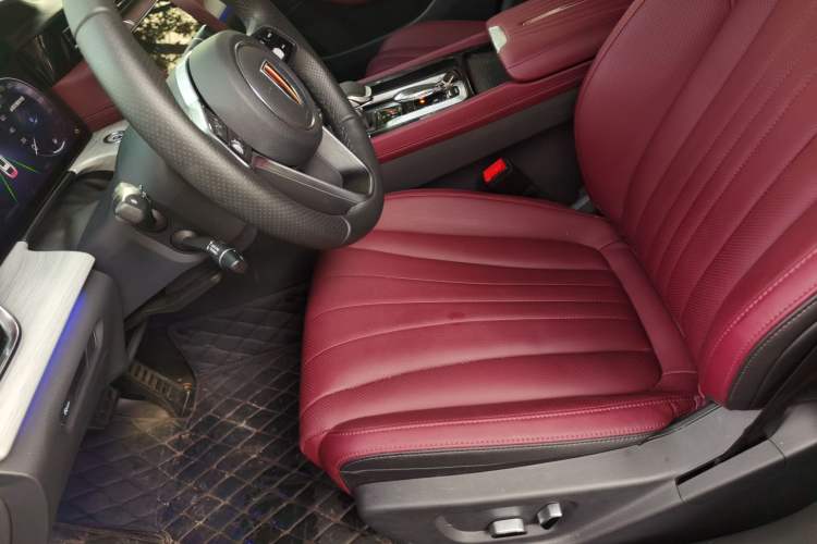 Used Hongqi H5 2025 2.0T Automatic Flag Edition – 500 000 Units Commemorative Version Left Front Seat