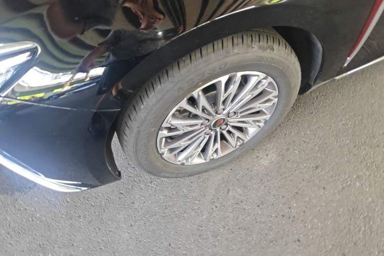 Used Hongqi H5 2025 1.5T DCT Qiyun 500 000th Unit Commemorative Edition Left Front Wheel Hub