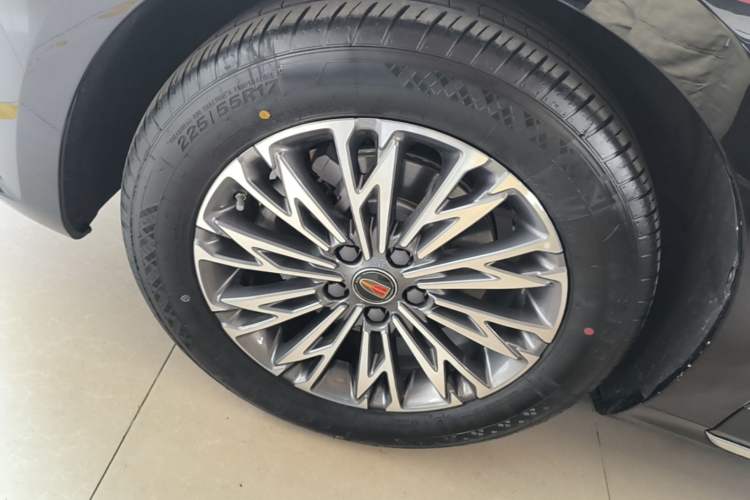 Used Hongqi H5 2025 1.5T DCT Qiyun 500 000th Unit Commemorative Edition Left Front Wheel Hub