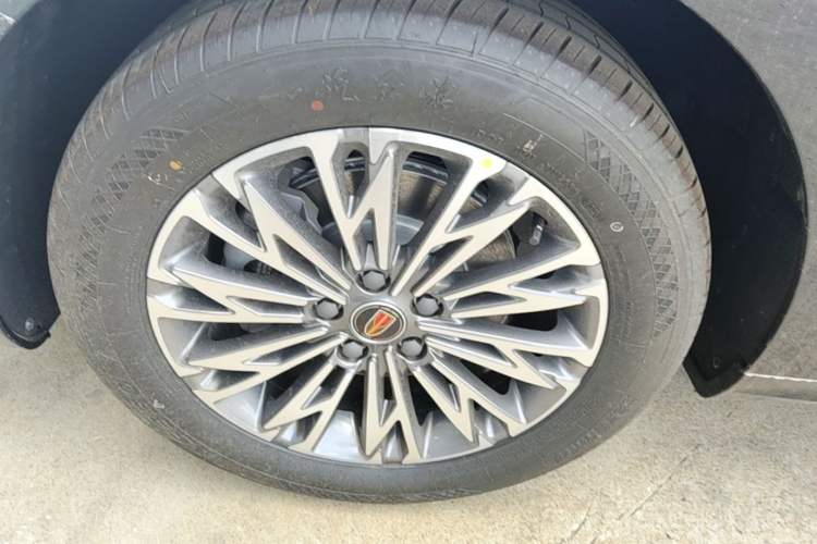 Used Hongqi H5 2025 1.5T DCT Qiyun 500 000th Unit Commemorative Edition Left Front Wheel Hub