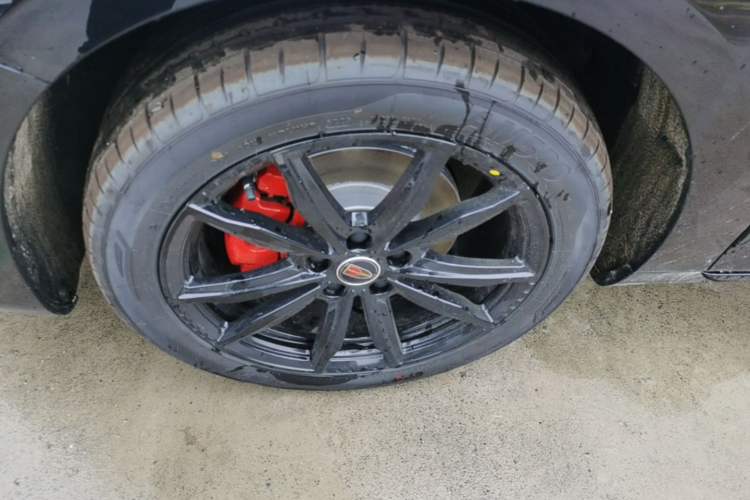 Used Hongqi H5 2025 2.0T Automatic Xuan Ying Edition Left Front Wheel Hub