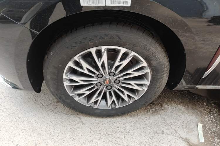Used Hongqi H5 2025 1.5T DCT Qiyun 500 000th Unit Commemorative Edition Left Front Wheel Hub