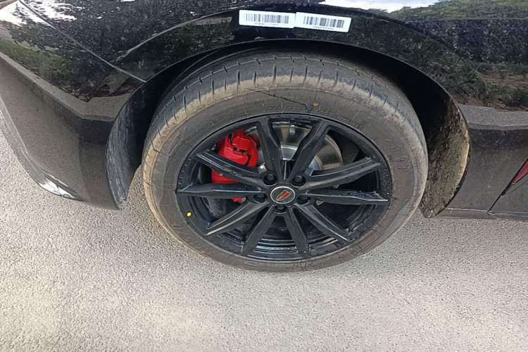Used Hongqi H5 2025 Model 2.0T Automatic Xuan Ying 2 Million Units Commemorative Edition Left Front Wheel Hub