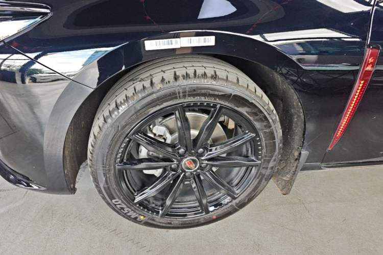 Used Hongqi H5 2025 1.5T DCT Xuan Ying Edition Left Front Wheel Hub