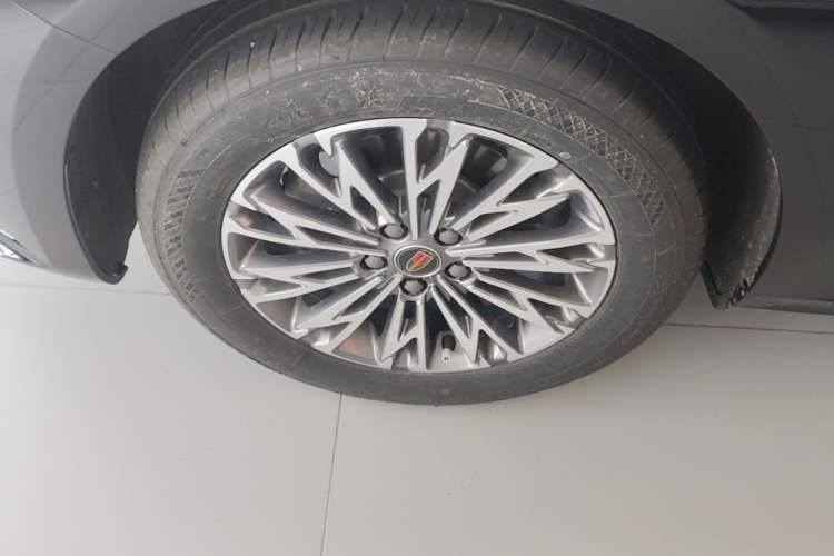 Used Hongqi H5 2025 1.5T DCT Qiyun 500 000th Unit Commemorative Edition Left Front Wheel Hub