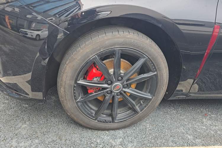 Used Hongqi H5 2025 1.5T DCT Xuan Ying Edition Left Front Wheel Hub