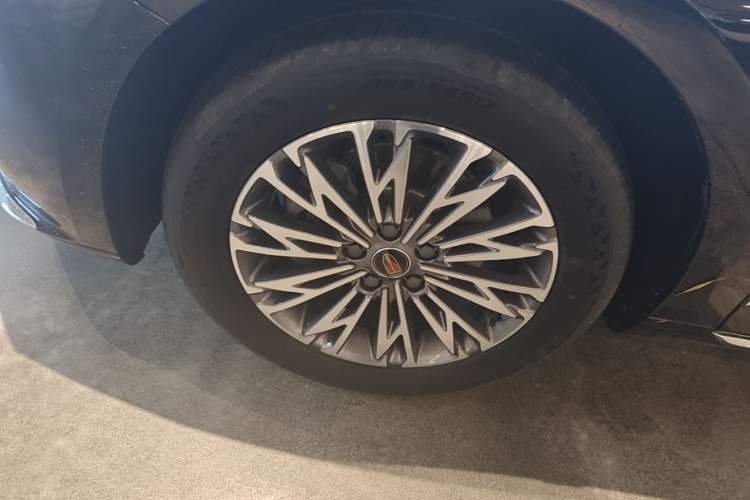 Used Hongqi H5 2025 1.5T DCT Qiyun 500 000th Unit Commemorative Edition Left Front Wheel Hub
