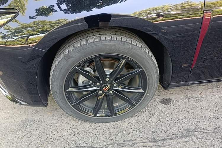 Used Hongqi H5 2025 2.0T Automatic Xuan Ying Edition Left Front Wheel Hub