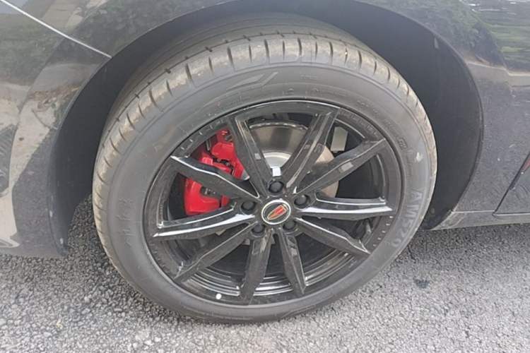 Used Hongqi H5 2025 2.0T Automatic Xuan Ying Edition Left Front Wheel Hub