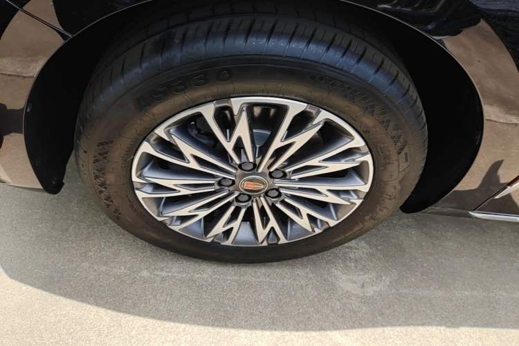 Used Hongqi H5 2025 1.5T DCT Qiyun 500 000th Unit Commemorative Edition Left Front Wheel Hub