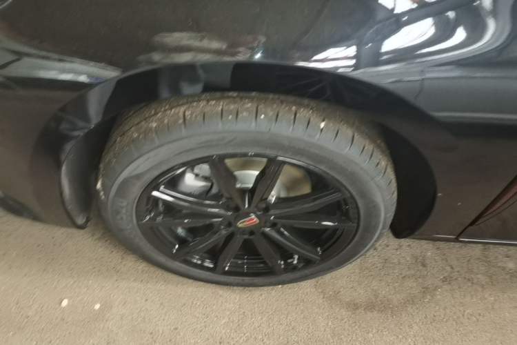 Used Hongqi H5 2025 1.5T DCT Xuan Ying Edition Left Front Wheel Hub