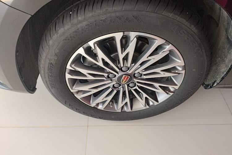 Used Hongqi H5 2025 1.5T DCT Qiyun 500 000th Unit Commemorative Edition Left Front Wheel Hub