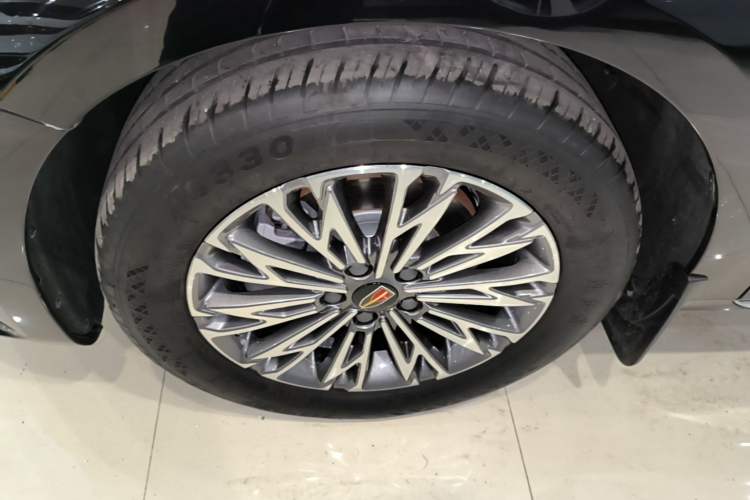 Used Hongqi H5 2025 1.5T DCT Qiyun 500 000th Unit Commemorative Edition Left Front Wheel Hub