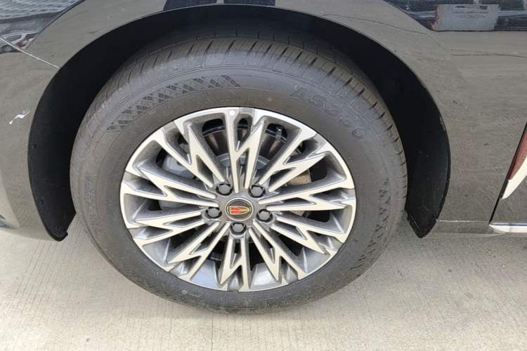 Used Hongqi H5 2025 1.5T DCT Qiyun 500 000th Unit Commemorative Edition Left Front Wheel Hub