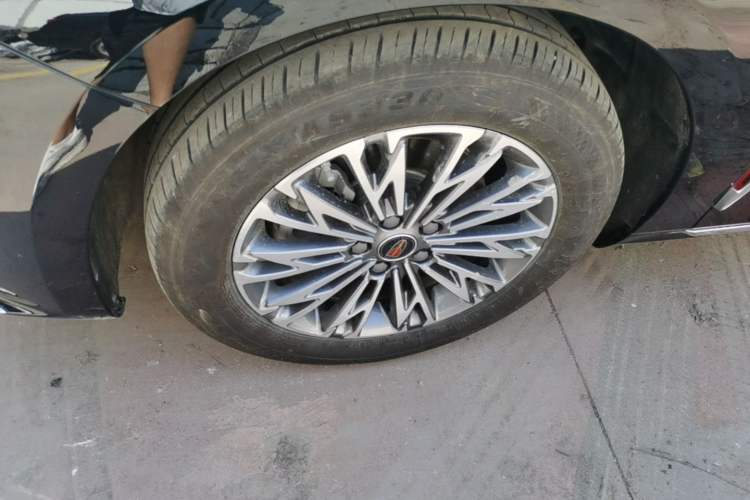 Used Hongqi H5 2025 1.5T DCT Qiyun 500 000th Unit Commemorative Edition Left Front Wheel Hub