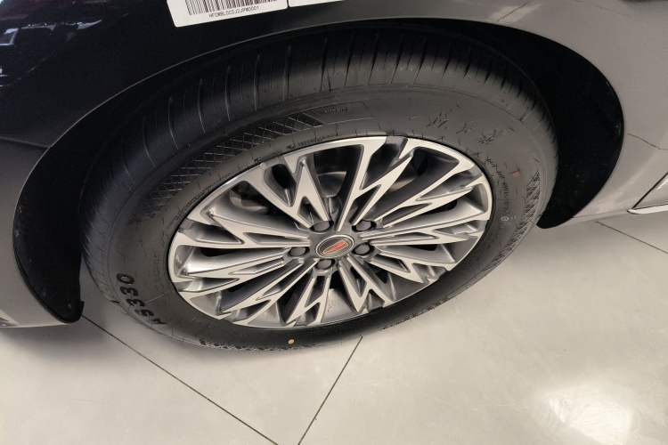 Used Hongqi H5 2025 1.5T DCT Qiyun 500 000th Unit Commemorative Edition Left Front Wheel Hub