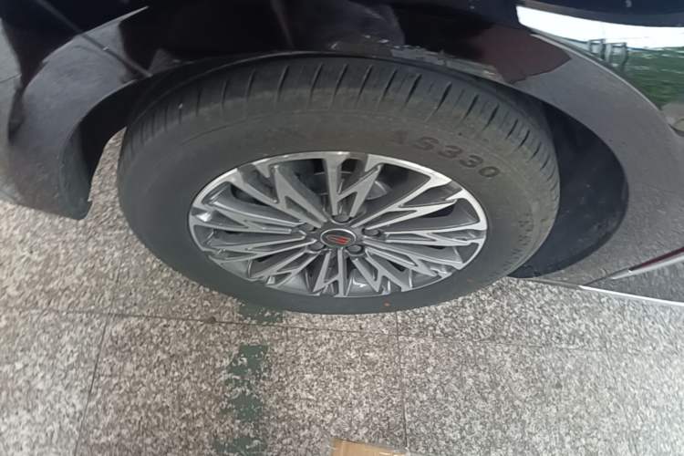 Used Hongqi H5 2025 1.5T DCT Qiyun 500 000th Unit Commemorative Edition Left Front Wheel Hub
