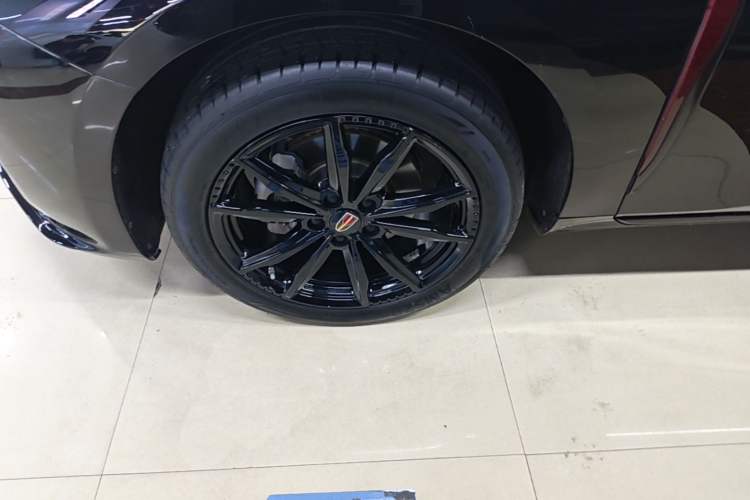 Used Hongqi H5 2025 2.0T Automatic Xuan Ying Edition Left Front Wheel Hub