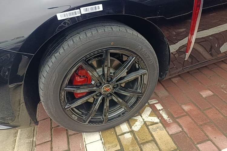 Used Hongqi H5 2025 Model 1.5T DCT Xuan Ying 2 Million Units Commemorative Edition Left Front Wheel Hub