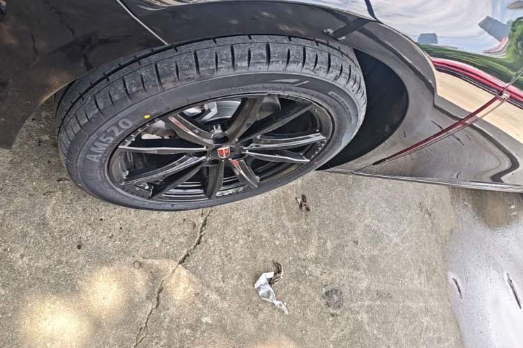 Used Hongqi H5 2025 2.0T Automatic Xuan Ying Edition Left Front Wheel Hub