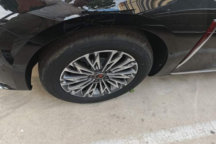 Used Hongqi H5 2025 1.5T DCT Qiyun 500 000th Unit Commemorative Edition Left Front Wheel Hub