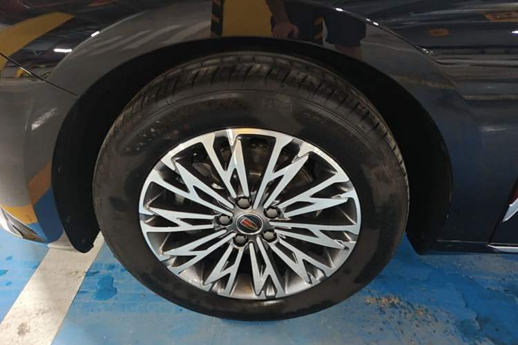 Used Hongqi H5 2025 1.5T DCT Qiyun 500 000th Unit Commemorative Edition Left Front Wheel Hub