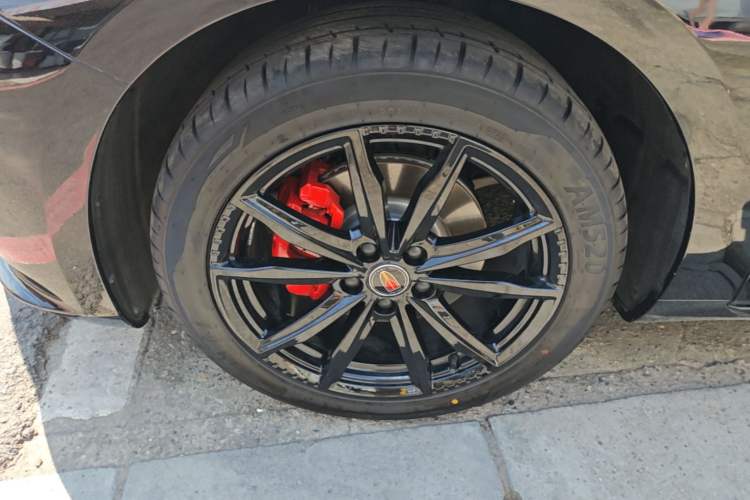 Used Hongqi H5 2025 1.5T DCT Xuan Ying Edition Left Front Wheel Hub