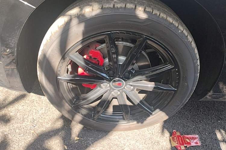 Used Hongqi H5 2025 2.0T Automatic Xuan Ying Edition Left Front Wheel Hub