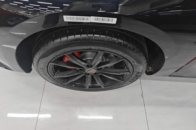Used Hongqi H5 2025 Model 2.0T Automatic Xuan Ying 2 Million Units Commemorative Edition Left Front Wheel Hub