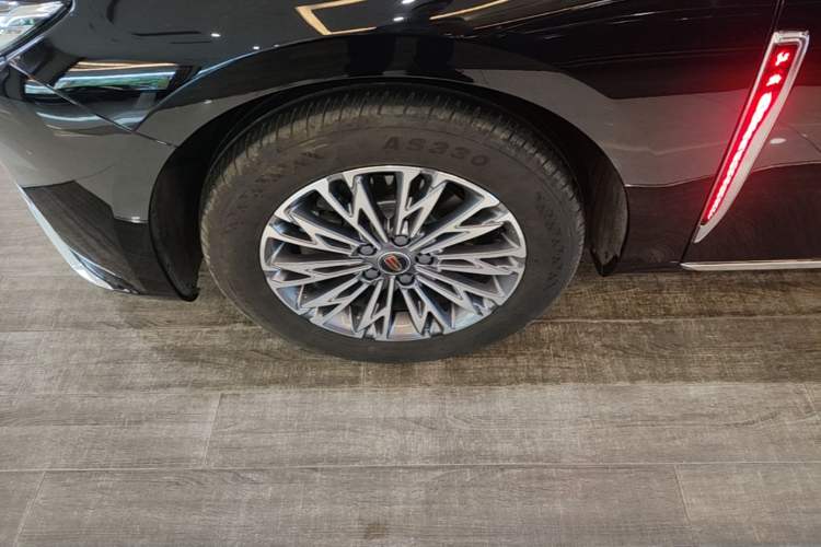 Used Hongqi H5 2025 1.5T DCT Qiyun 500 000th Unit Commemorative Edition Left Front Wheel Hub