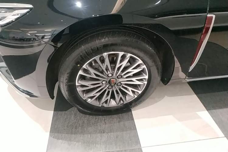 Used Hongqi H5 2025 1.5T DCT Qiyun 500 000th Unit Commemorative Edition Left Front Wheel Hub