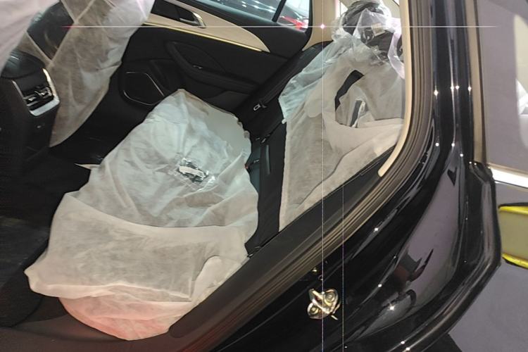 Used Hongqi H5 2025 2.0T Automatic Flag Edition – 500 000 Units Commemorative Version Left Rear Seat