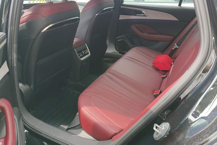 Used Hongqi H5 2025 2.0T Automatic Xuan Ying Edition Left Rear Seat