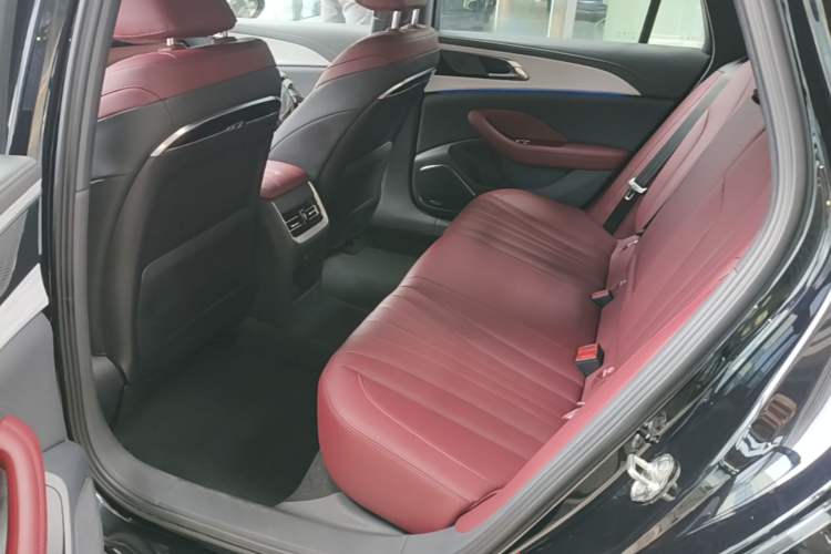 Used Hongqi H5 2025 2.0T Automatic Xuan Ying Edition Left Rear Seat