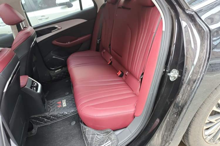 Used Hongqi H5 2025 1.5T DCT Qiyun 500 000th Unit Commemorative Edition Left Rear Seat