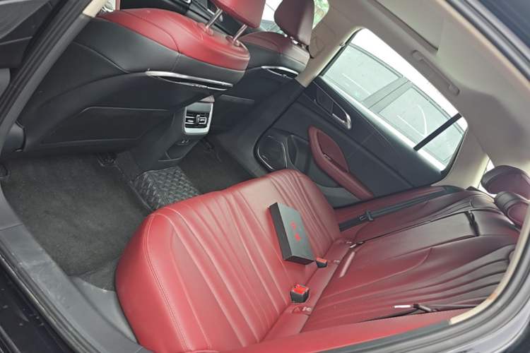 Used Hongqi H5 2025 1.5T DCT Xuan Ying Edition Left Rear Seat