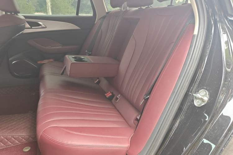 Used Hongqi H5 2025 1.5T DCT Qiyun 500 000th Unit Commemorative Edition Left Rear Seat