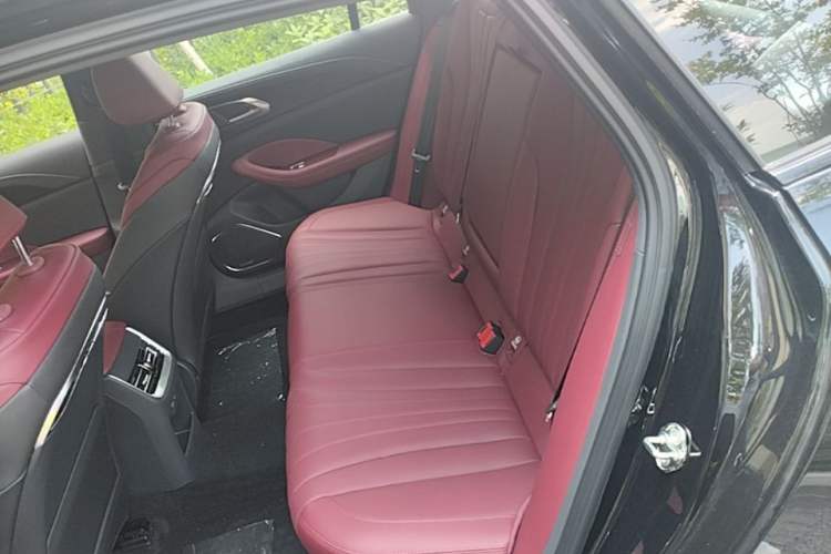 Used Hongqi H5 2025 2.0T Automatic Xuan Ying Edition Left Rear Seat