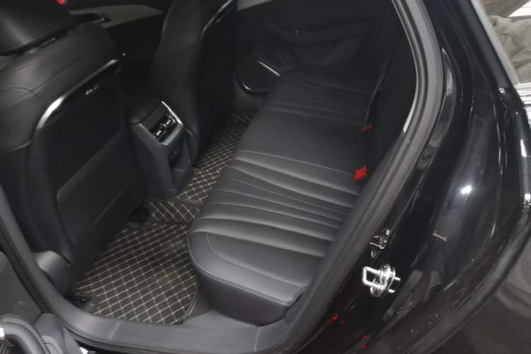 Used Hongqi H5 2025 1.5T DCT Xuan Ying Edition Left Rear Seat