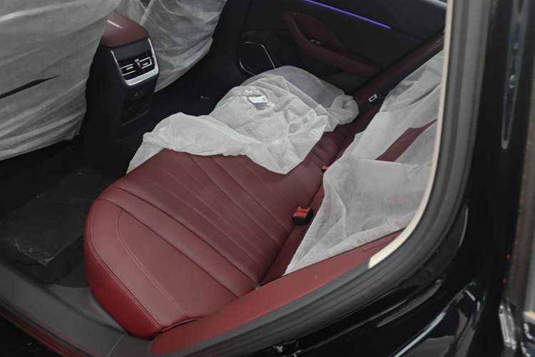 Used Hongqi H5 2025 2.0T Automatic Xuan Ying Edition Left Rear Seat