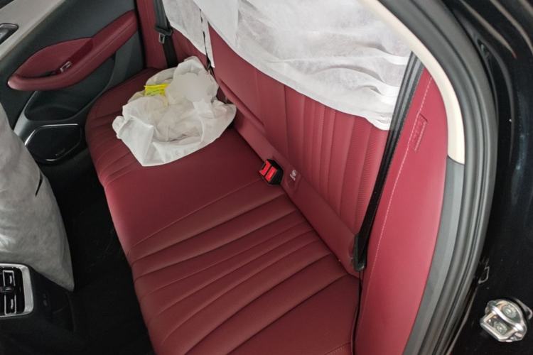 Used Hongqi H5 2025 2.0T Automatic Flag Edition – 500 000 Units Commemorative Version Left Rear Seat