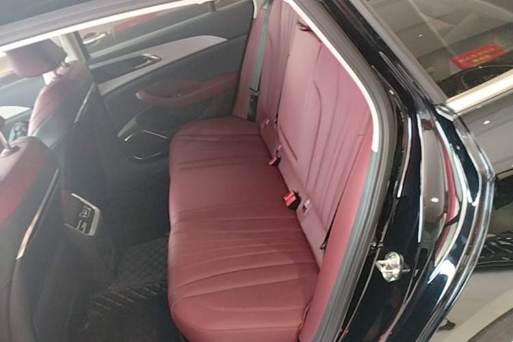 Used Hongqi H5 2025 1.5T DCT Qiyun 500 000th Unit Commemorative Edition Left Rear Seat