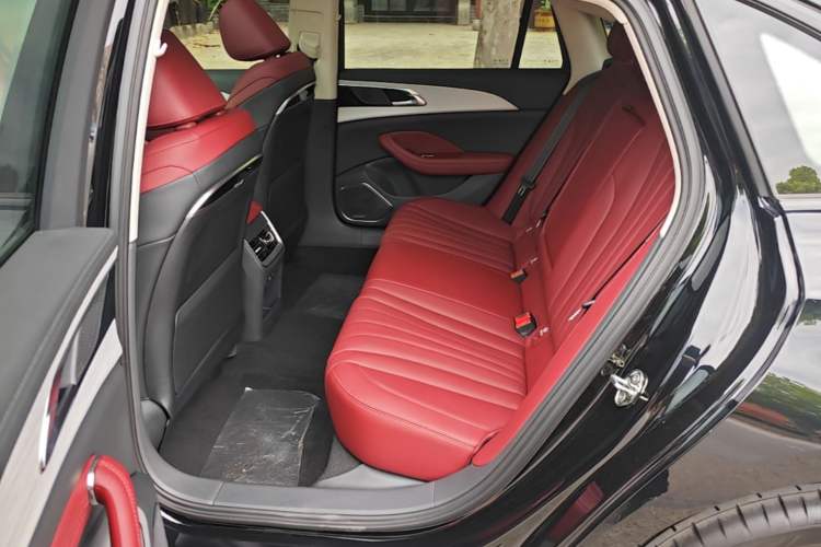 Used Hongqi H5 2025 2.0T Automatic Xuan Ying Edition Left Rear Seat