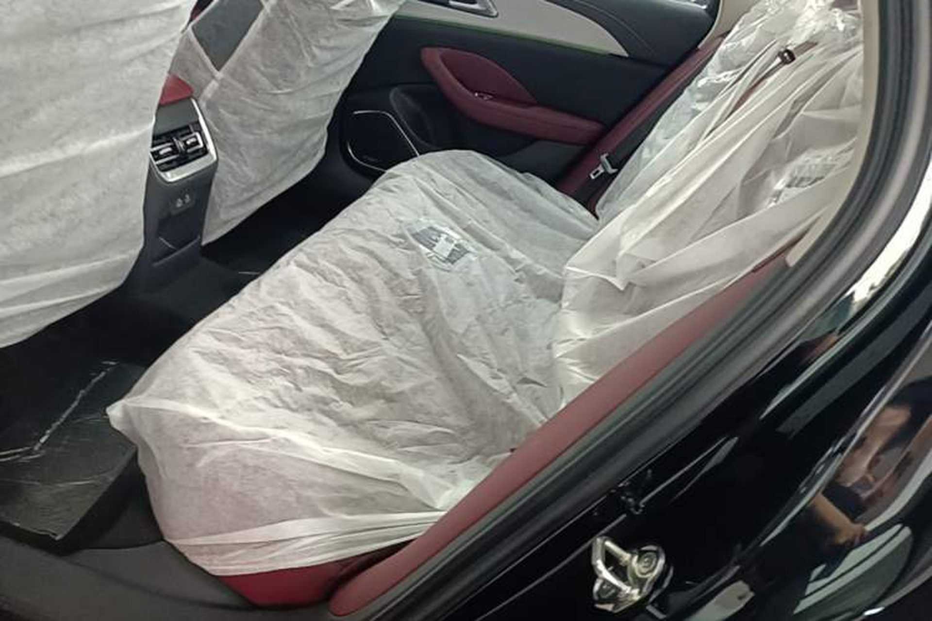 Used Hongqi H5 2025 2.0T Automatic Flag Edition – 500 000 Units Commemorative Version Left Rear Seat