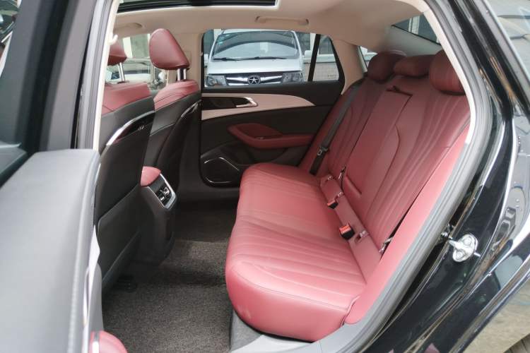 Used Hongqi H5 2025 1.5T DCT Qiyun 500 000th Unit Commemorative Edition Left Rear Seat